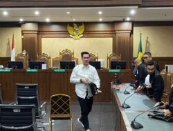 Dadan Tri Yudianto diduga menerima dana sebesar Rp11,2 miliar terkait kasus suap MA.