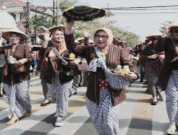 Potensi Pecahkan Rekor MURI: 1300 Penjual Jamu Gendong di Madiun