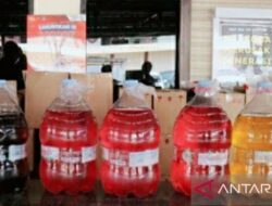 Penjual Kipas di Karawang Disita Puluhan Liter Miras Oplosan oleh Polres