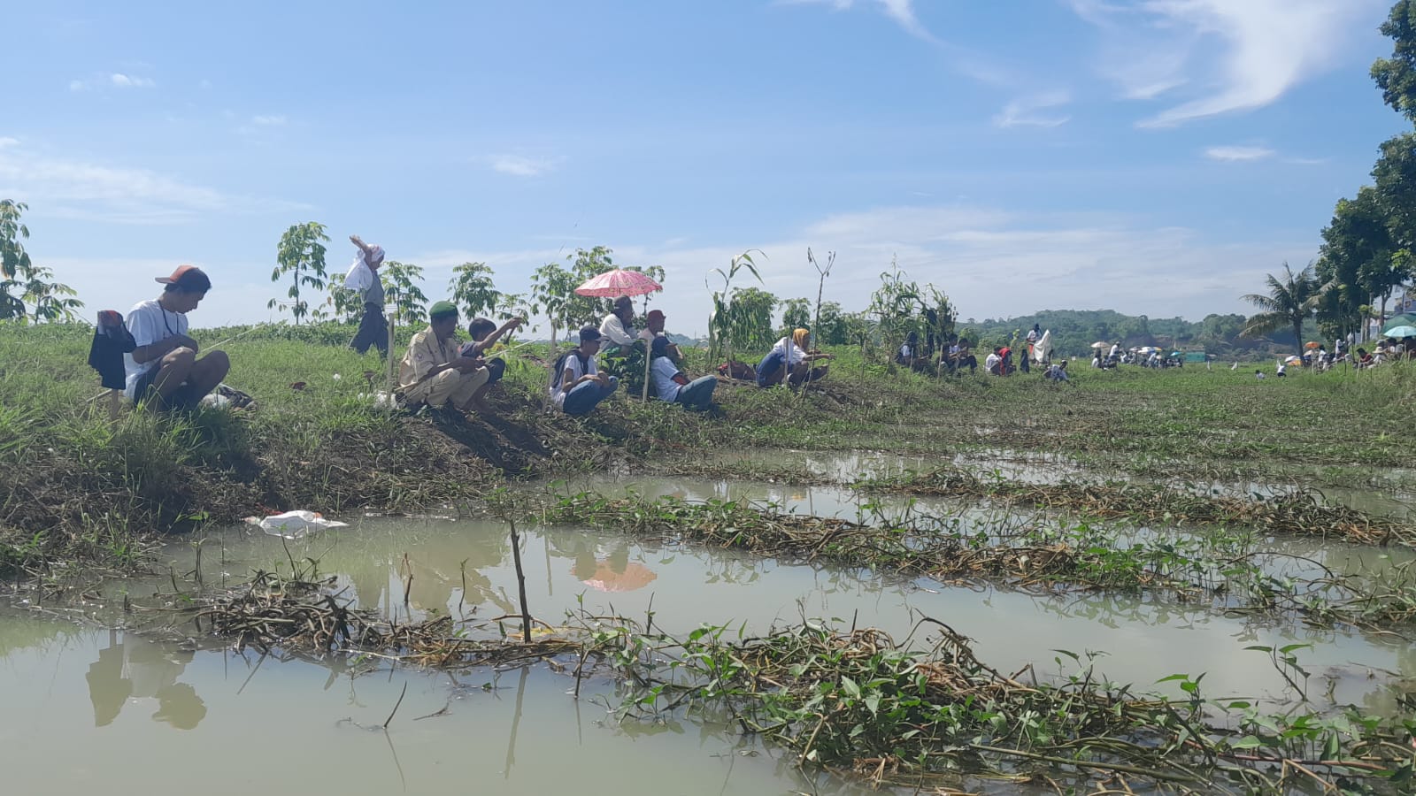 Rokhmat Ardiyan Caleg DPR RI Dapil Jabar X Mencari Suara Melalui Mancing Mania di Pangandaran