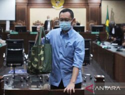 KPK menyita tiga bidang tanah dan 14 ruko yang dimiliki oleh Andhi Pramono di Kepri