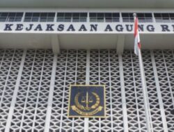 Putusan Mahkamah Konstitusi yang melarang Jaksa Agung diisi oleh pengurus parpol adalah sudah tepat.