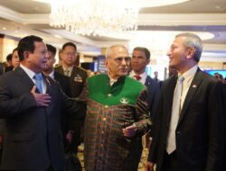 Prabowo Subianto Embracing Timor Leste President Ramos Horta at IISS Shangri-La Forum Creates Warm Moment
