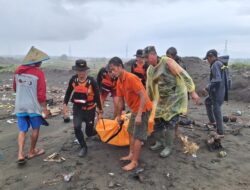 Peristiwa Kecelakaan Perahu Nelayan di Perairan Bunton Cilacap, Satu Tewas Dua Selamat