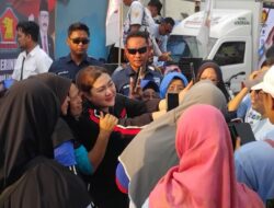 Ratusan Warga Cilacap Bergembira Senam Bareng Vicky Shu dan Berfoto Selfi