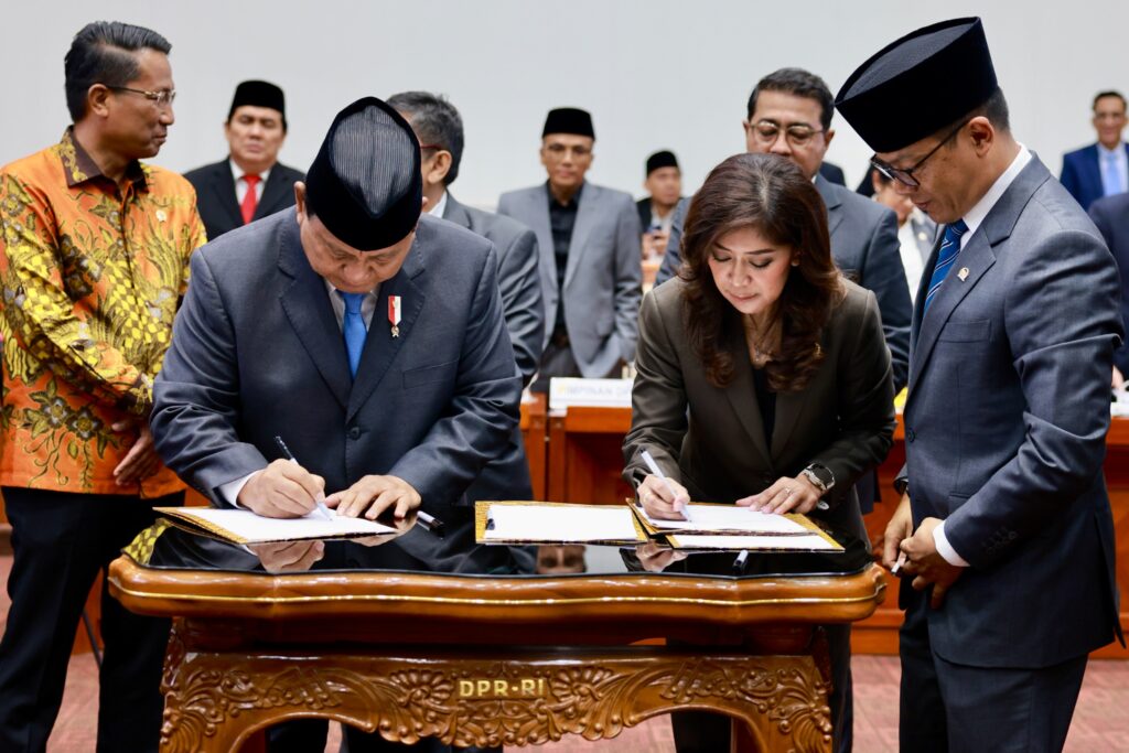 Prabowo Subianto’s Last Meeting in DPR: Various Factions Come Together to Offer Prayers