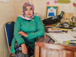 Guru Perempuan di Sidoarjo: Berkarir untuk Mencerdaskan Generasi Mendatang