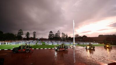 Prabowo Subianto Leads Cabinet Generals in March Through the Rain: “Leaders Must Be Wet if Soldiers Are Wet”