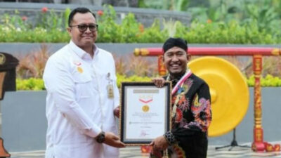 Tugu Keris Arya Wiraraja Sumenep: Rekor MURI Tertinggi di Indonesia!