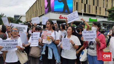 Gerakan Suara Ibu Menentang Kekerasan Aparat dalam Aksi Tolak UU TNI