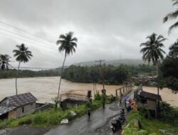 Jembatan Penghubung Roboh Akibat Banjir di Sumut: Analisis dan Dampak