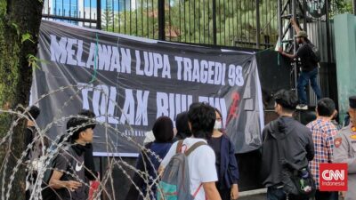 Demo Tolak UU TNI di Malang: 6 Pedemo Ditangkap, 10 Hilang