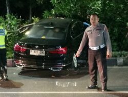 Mobil BMW Jatuh Tol Krian-Gresik: Dampak Ikuti Google Maps
