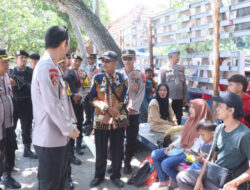 Kapolres Situbondo Siagakan Tim di Pasir Putih untuk Amankan Arus Balik