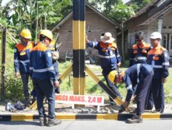 Portal KAI Jember untuk Cegah Kendaraan Berat: Kecelakaan