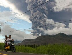 Meletusnya Gunung Lewotobi Laki-laki di NTT: Kejadian dalam 8 Hari