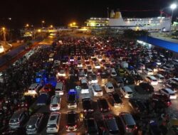 Antrean Kendaraan di Pelabuhan Bakauheni Malam Ini Mencapai 3,5 Km