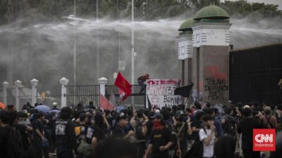 Aksi Tolak UU TNI: 153 Orang Ditangkap, 191 Alami Kekerasan