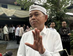 Dedi Mulyadi Melunasi Pajak Mobil Lexus – Berita Terbaru