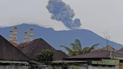 Gunung Marapi Sumbar Erupsi, Kolom Abu Tinggi 350 Meter