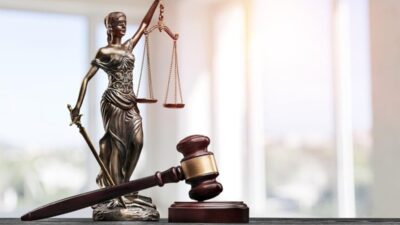 Krisis Hukum di RI: Dampak Korupsi Tiga Hakim