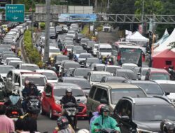 One Way Arah Jakarta Diberlakukan, Exit Tol Gadog Ditutup