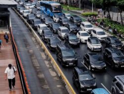 Kendaraan Membanjiri Jakarta Pasca Libur Lebaran