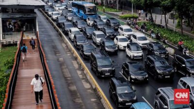 Kendaraan Membanjiri Jakarta Pasca Libur Lebaran