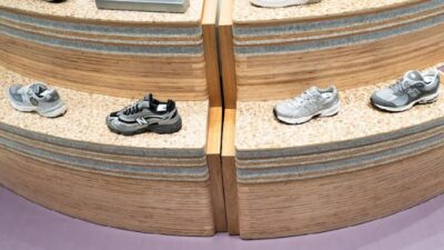 Kisah Sepatu Lari Abu-abu: Tren Mode Era 80-an