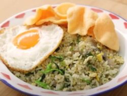 Cara Membuat Nasi Goreng Kampung Pedas dan Gurih dalam 15 Menit