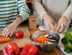 10 Resep Seru Untuk Masak Bersama Pasangan!