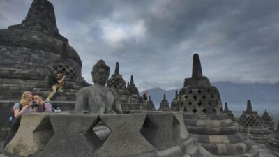 Stairlift Borobudur: Usulan Pasang Permanen yang Kontroversial