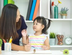 5 Tips Menolak Permintaan Anak untuk Hadiah Mahal