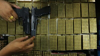 BNPT Musnahkan Barbuk Senjata-Amunisi Terorisme Pindad