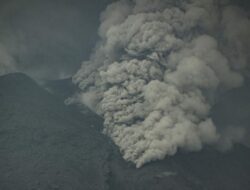 Erupsi Gunung Lewotobi Laki-laki: Kronologi 4 Kali Senin Malam