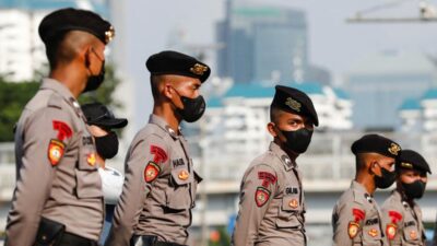 Polisi Copot Atribut Ormas FBR dan GRIB di Jakut dan Jakpus