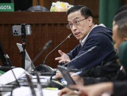 Tom Lembong dan Rachmat Gobel: Kebijakan Impor Gula yang Kontroversial