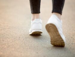 7 Manfaat Japanese Walking untuk Kesehatan Anda