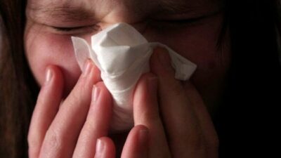 4 Jenis Batuk Menular di Musim Kemarau Basah
