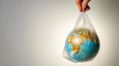 Chandra Asri Membangun Aspal Ramah Lingkungan dari Plastik