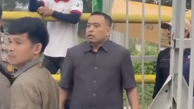 Anggota DPRD Cilegon Kaget Saat Mobilnya Tabrakan