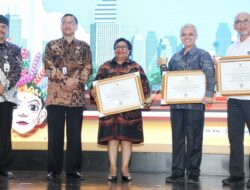 Kemendagri Raih Penghargaan Simpul Jaringan Terbaik 2025