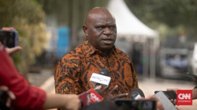 Natalius Pigai Bertemu Kepala Daerah Papua Tengah Setelah Demo