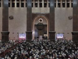 Prabowo Salat Iduladha di Istiqlal Bersama Menteri dan JK