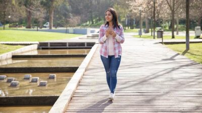 Cara Melakukan Meditasi Berjalan: Panduan Praktis