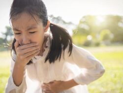 Kenali Gejala dan Penyebab Keracunan Makanan serta Flu Perut