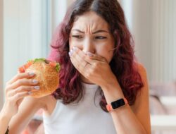 Gejala dan Penyebab Keracunan Makanan yang Memicu Diare