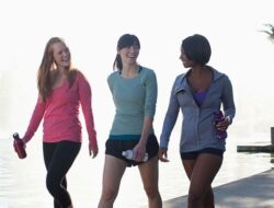 7 Teknik Jalan Kaki Terbaik untuk Menurunkan Berat Badan