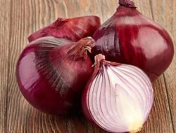 6 Manfaat Makan Bawang Merah Mentah: Kesehatan Tubuh Optimal