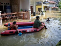 @Titik-Titik Banjir Jakarta Hari Ini: Bidara Cina 2,1 Meter